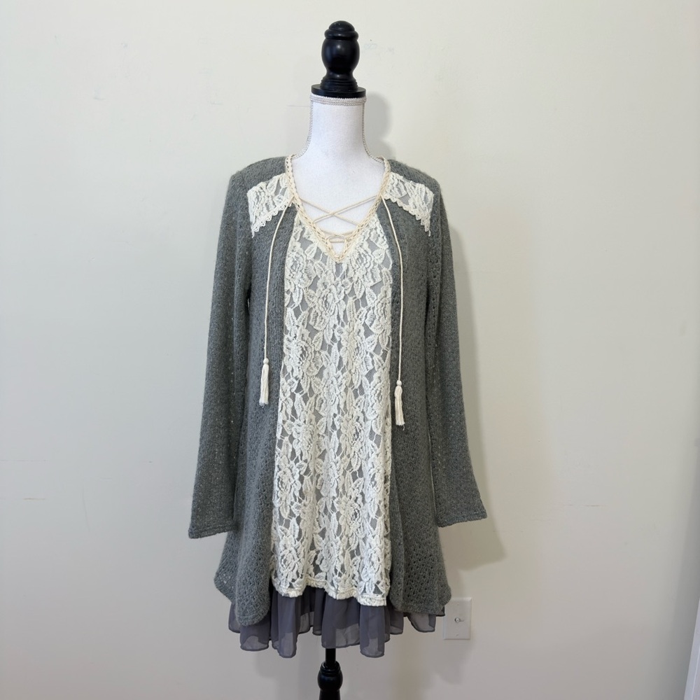 A’reve Anthropology || Woman’s long sleeves Bojo dress / Tunic size large
